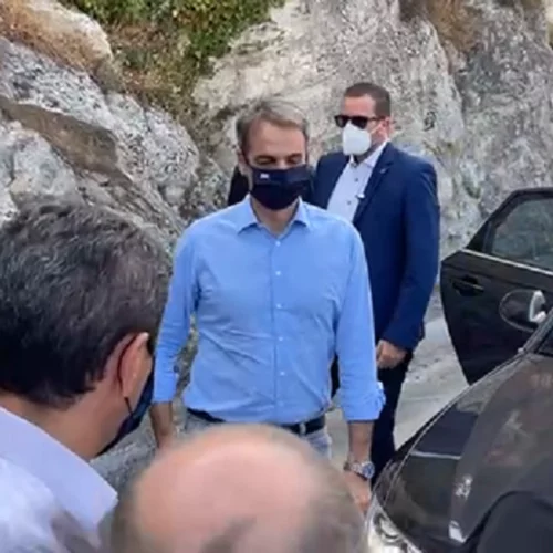 Σεισμός στο Ηράκλειο | Έφτασε στην Κρήτη ο Κυριάκος Μητσοτάκης και ανακοινώνει μέτρα 30 εκατ. ευρώ (Βίντεο)