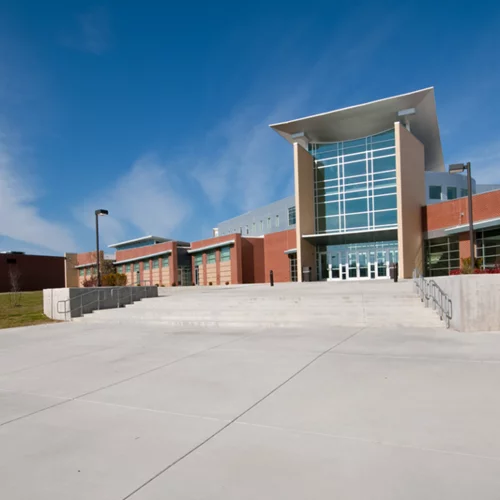 Επιστολή αποφοίτων Αρσακείου |  "Καταγγέλλουμε κάθε αρμόδιο που συγκάλυψε γεγονότα και δεν προστάτευσε τους μαθητές"