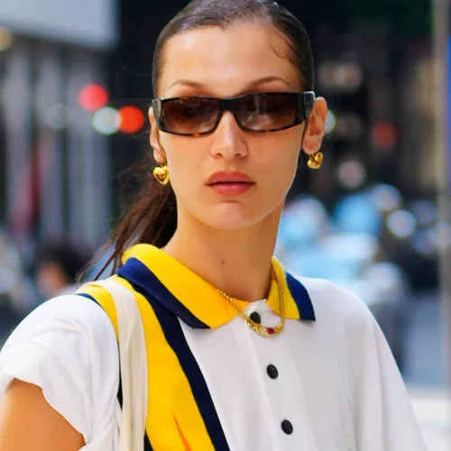 Bella Hadid | "Επέστρεφα πάντα σε άντρες και γυναίκες που με κακοποιούσαν"