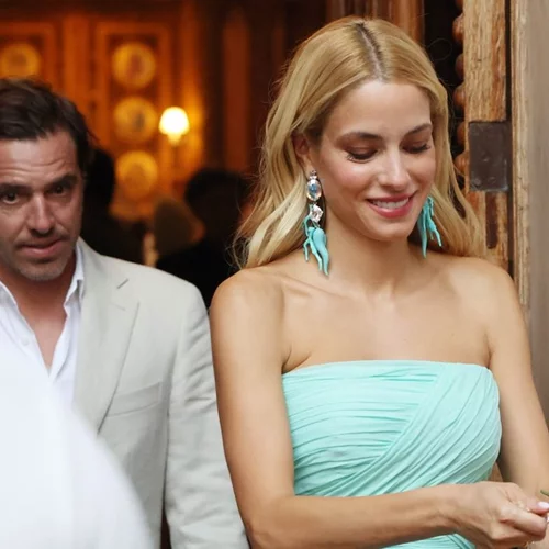 Δούκισσα Νομικού | Φωτογραφίζει τον Σάββα της στο παιδικό του δωμάτιο