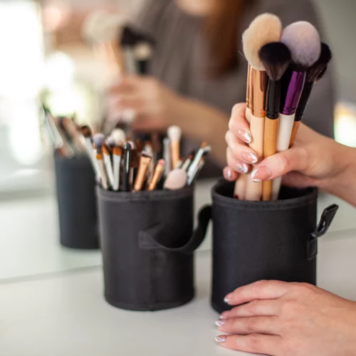 Beauty decluttering | Πώς να κάνεις ξεκαθάρισμα στα καλλυντικά σου εύκολα και γρήγορα