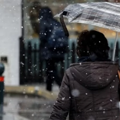Καιρός | Πλησιάζουν οι ψυχρές αέριες μάζες – Έρχεται πτώση της θερμοκρασίας έως και 10 βαθμούς, χιόνια και στην Αττική