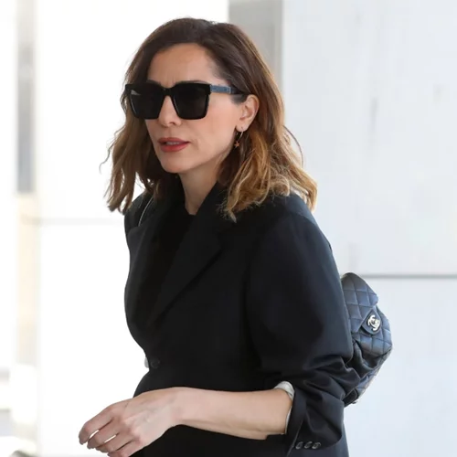 Η Δέσποινα Βανδή με το πιο κολακευτικό μαύρο ολόσωμο μαγιό από το Marks & Spencer