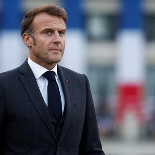 Μacron | "Θα ξαναβρούμε τα έργα και οι αυτουργοί θα οδηγηθούν στη δικαιοσύνη"