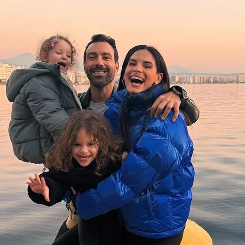 Αριάνα & Φιλίππα Τανιμανίδη | Η έκπληξη που ετοίμασαν για τον μπαμπά τους