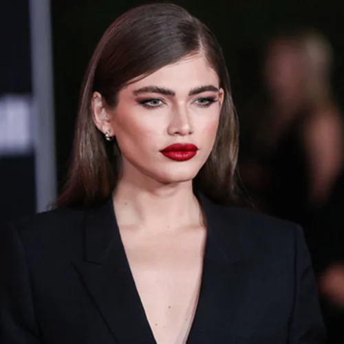 Το τρανς μοντέλο, Valentina Sampaio, είναι η νέα μούσα του οίκου Αrmani