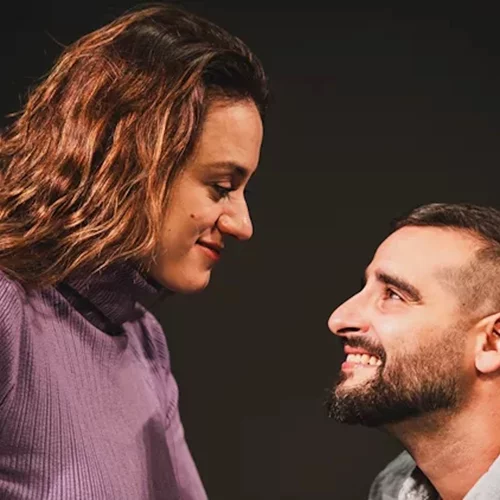 "Forget me not": Η μνήμη παίζει με τον έρωτα στο Αλάμπρα