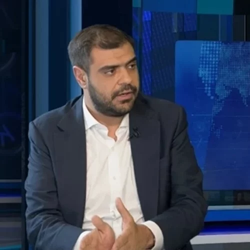 Παύλος Μαρινάκης | "Όταν κάποιος απειλεί και μάλιστα όχι μόνο εμένα αλλά τη γυναίκα μου και το παιδί μου, τότε..."