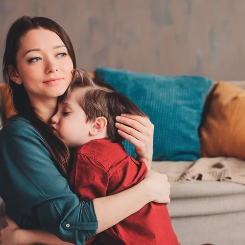 "Δεν είμαι καλή μαμά, αν φωνάζω" | Πώς να διαχειριστείς τις ενοχές που νιώθουμε όλες οι μαμάδες