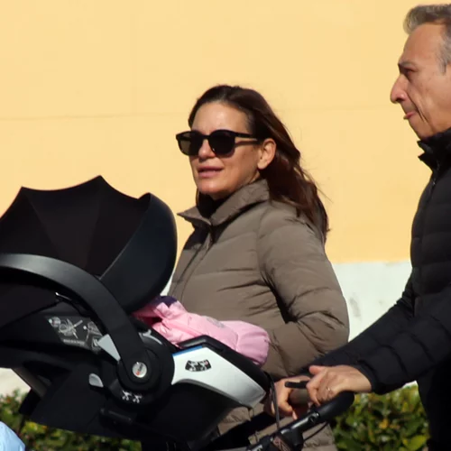 Όλγα Κεφαλογιάννη - Μίνως Μάτσας | Βόλτα με τα δίδυμα στο κέντρο της Αθήνας