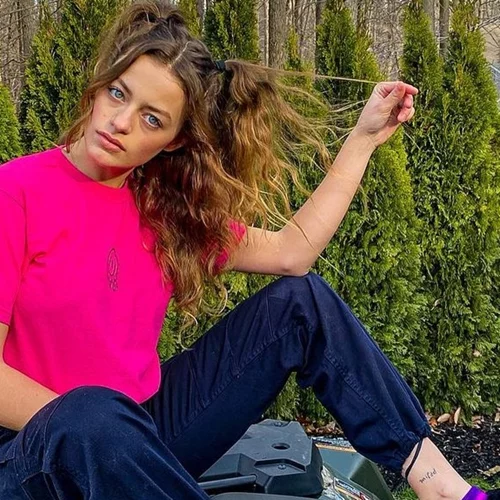 Γαία Μερκούρη | Το βραδινό casual look της με loafers με κομμάτια που έχουμε όλες στην γκαρνταρόμπα μας