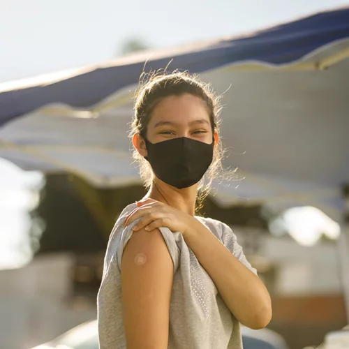 Εμβόλια | Ανοίγει σήμερα η πλατφόρμα για την τρίτη δόση για τους άνω των 18 ετών