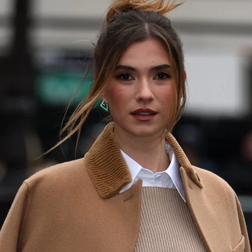 4 blazers από τη Zara που ολοκληρώνουν τέλεια το Girl Boss look