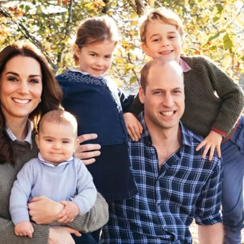 Οι 15 πιο σπάνιες χριστουγεννιάτικες κάρτες της βασιλικής οικογένειας της Αγγλίας