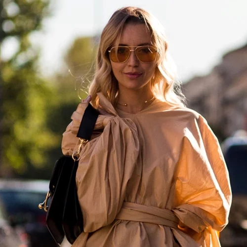 Αυτά είναι τα άκρως ανοιξιάτικα sneakers που θα σε ρωτούν όλοι από πού τα έχεις αγοράσει