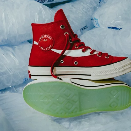 H νέα capsule συλλογή Converse x Coca Cola είναι έτοιμη να την αγαπήσεις και να την μοιραστείς