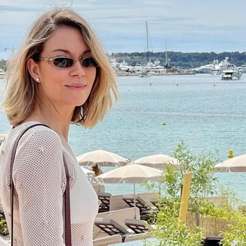 Η Βίκυ Καγιά δημοσίευσε throwback φωτογραφίες από τότε που περπατούσε στην πασαρέλα της εβδομάδας μόδας στο Λονδίνο