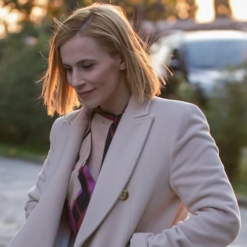 Η Νάντια Μπουλέ ποζάρει με φουσκωμένη κοιλίτσα (νέα φωτογραφία)