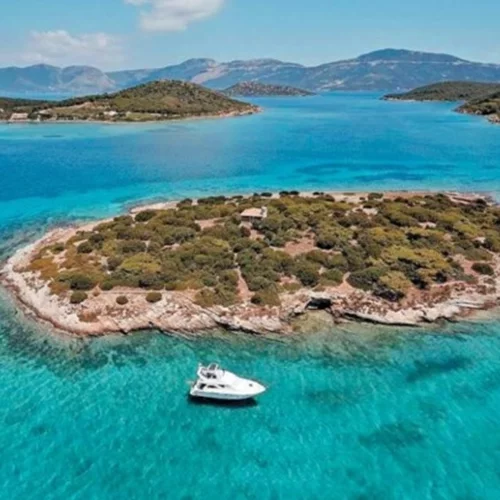 Πεταλιοί: Το νησί όπου δούλευε ο δολοφόνος της Γλυφάδας- Η βίλα του εφοπλιστή Καρνέση και η διαμάχη με τους Εμπειρίκους