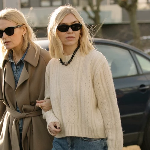 5 μπεζ πανωφόρια που κάθε γυναίκα χρειάζεται να έχει στη συλλογή της