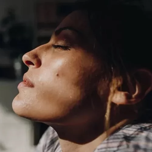 Στρες και μοναξιά | Μείωσε αυτά τα αισθήματα αλλάζοντας μία συνήθειά σου