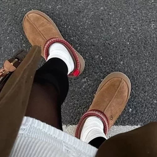 Λευκές κάλτσες που έχουν μαυρίσει | Πώς θα τις επαναφέρεις με 2 βήματα