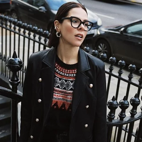 Η Έλενα Γαλύφα δημιούργησε ένα κομψό εναλλακτικό white look για τον χειμώνα