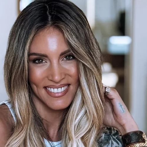 Η Αθηνά Οικονομάκου χαλαρώνει στον καναπέ του σπιτιού της με τον γιο της | Η τρυφερή ανάρτηση με τον Μάξιμο Μιχόπουλο