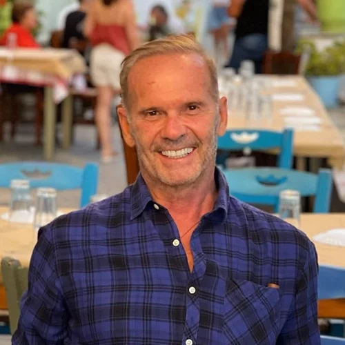 Πέτρος Κωστόπουλος | Τα σπάνια κλικς με τις κόρες του, Αμαλία και Αλεξάνδρα