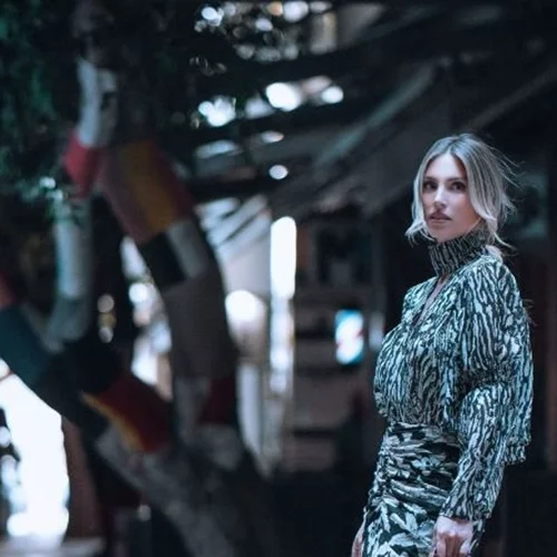 Βραδινή έξοδος για την Αθηνά Οικονομάκου με το "date" της