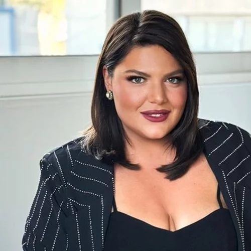 Δανάη Μπάρκα | Η πρωτότυπη ανθοδέσμη που έλαβε και την έκανε χαρούμενη