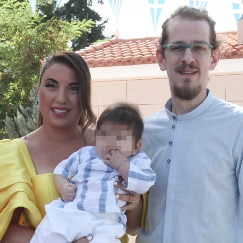 Η Μελίνα Μακρή βάφτισε τον γιο της | Η εντυπωσιακή διακόσμηση και το look της ευτυχισμένης μητέρας