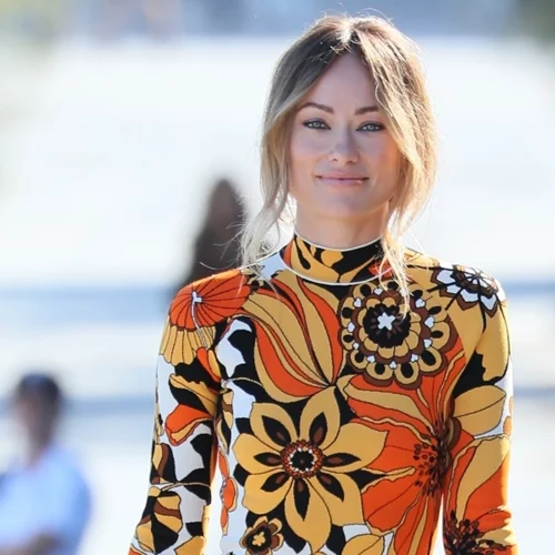 6 στιλιστικά μυστικά για να προσθέσεις τα florals στις φθινοπωρινές εμφανίσεις σου