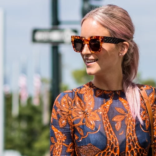 Τα casual σύνολα που θα κάνουν πιο υποφερτό τον καύσωνα