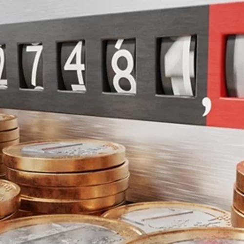 Λογαριασμοί ηλεκτρικού ρεύματος | Τι θα πληρώνουμε πλέον - Η αλλαγή στη ρήτρα αναπροσαρμογής με απλά λόγια