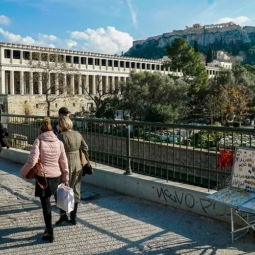 Φτιάχνει ο καιρός: Λιακάδα και άνοδος θερμοκρασίας σε όλη τη χώρα - Η πρόγνωση έως την Κυριακή του Πάσχα