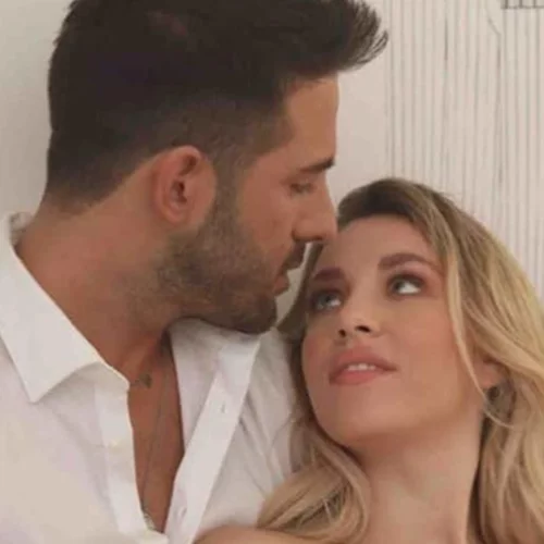 Γιώργος Λιβάνης | Σε τρυφερά στιγμιότυπα με τη Γαρυφαλλιά Καληφώνη