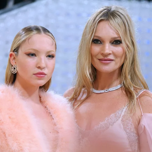 Γιορτή της Μητέρας | 5 πολυτελή, καλοκαιρινά αρώματα που σίγουρα θα ενθουσιάσουν τη μαμά σου