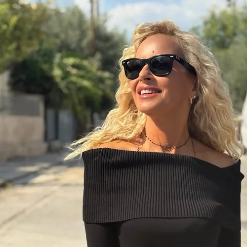 Μαρία Μπεκατώρου | Το γαστρονομικό δείπνο με φίλες σε πολυτελές θέρετρο της Αθήνας