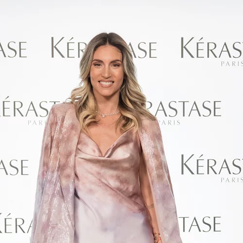 Η Première είναι η νέα σειρά επανόρθωσης ακόμα και των πιο ταλαιπωρημένων μαλλιών