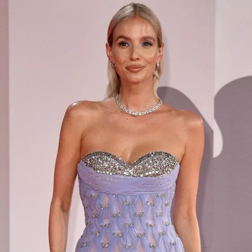 She did it again | Η Leonie Hanne έκανε τις πιο εκκεντρικές εμφανίσεις στο Φεστιβάλ της Βενετίας