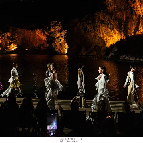 Εντυπωσιακά concept shows και μοναδικές δημιουργίες την 3η μέρα της Εβδομάδας Μόδας της Αθήνας