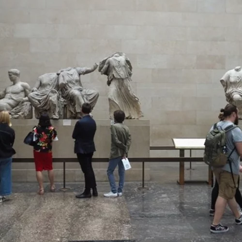 Ο Βρετανός πρωθυπουργός βάζει τέλος στα σενάρια επιστροφής των Γλυπτών του Παρθενώνα | Δεν σχεδιάζουμε αλλαγές