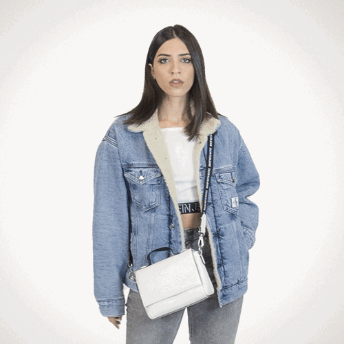 Αυτό είναι το πιο ζεστό denim jacket που δε θα αποχωρίζεσαι αυτή τη σεζόν