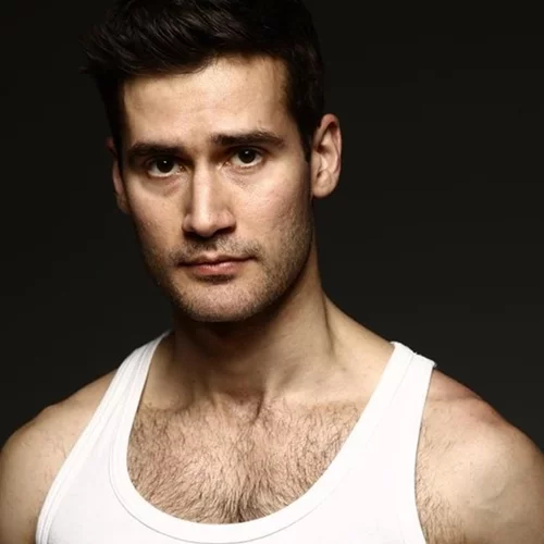 Αγνώριστος ο Αναστάσης Ροϊλός | Το ανατρεπτικό χρώμα στα μαλλιά του