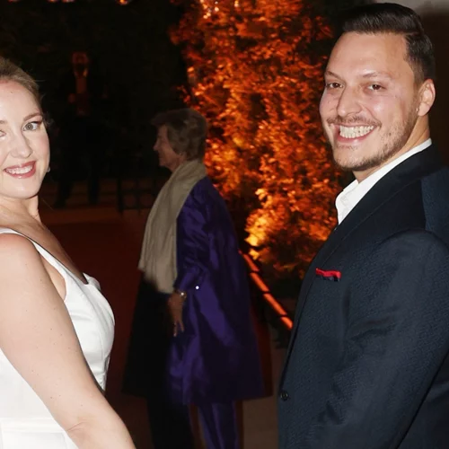 Όσα δεν είδαμε από τον γάμο της Θεοδώρας | Τα αδέλφια της και ο ανιψιός της πραγματοποιούν τη στέψη με τις κορώνες