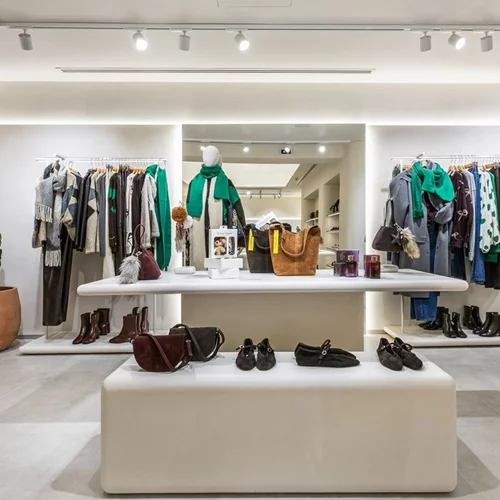 Στο νέο Flagship κατάστημα της Parfois στην Ερμού 30, η μόδα γίνεται προσωπική υπόθεση