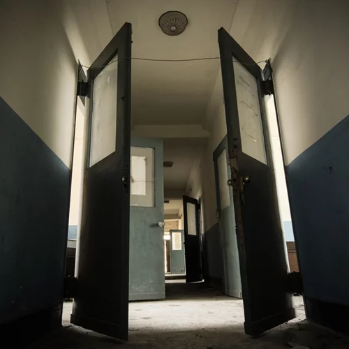 Γηροκοκομείο "κολαστήριο" στα Χανιά | Προφυλακίστηκαν η ιδιοκτήτρια, η κόρη της και δύο γιατροί