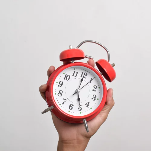 Αλλαγή ώρας 2025: Πότε γυρίζουμε τους δείκτες μία ώρα πίσω;