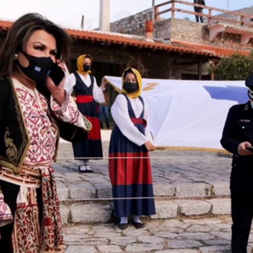 Γιάννα Αγγελοπούλου | Η παραδοσιακή ενδυμασία για τα 200 χρόνια από την απελευθέρωση της Αρεόπολης
